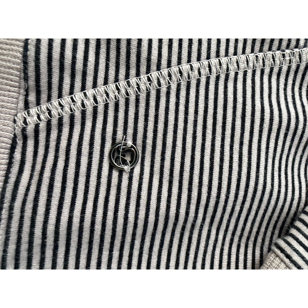 Lululemon Sweatshirt Womens 6 - 8 Crew Love Pullover Mini Pop Stripe Sweater Gym - Picture 6 of 7